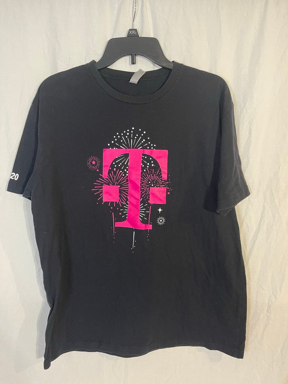TMobile adult xl firework graphic tee